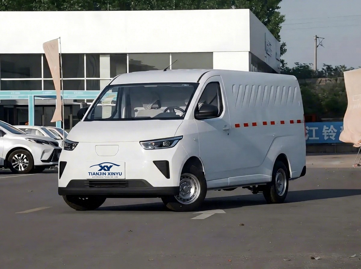 Wuling Yangguang Pure Electric Passenger Minibus LHD EV Shuttle Van Large Space New Energy Passenger Vehicle