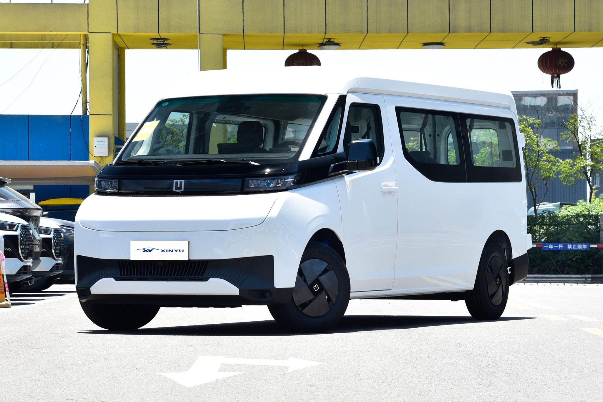 Electric Farizon Super Van LHD RHD 4*2 6 Meters 6/7 Seats Geely Van 51kwh 68kwh Pure Battery Electric Truck